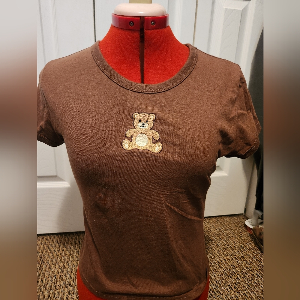 Bown teddy bear tee. Size M.